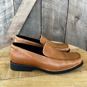 Rockport Tan and Black Loafers Sleek Slip-On Design